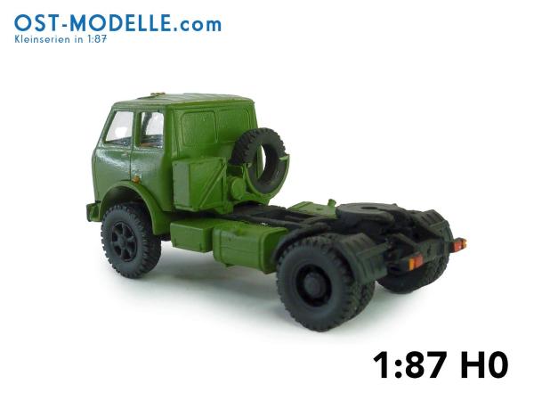 MAZ 504 Sattelzugmaschine grün